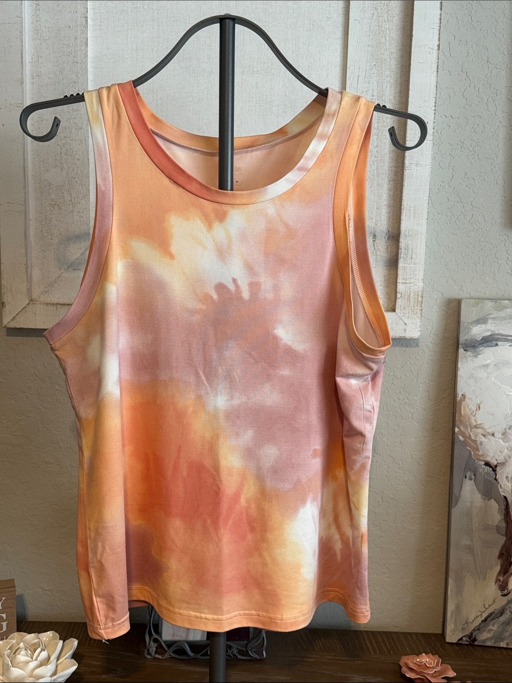 Sleeveless Tie-Dye Tank Top in Peach and Coral